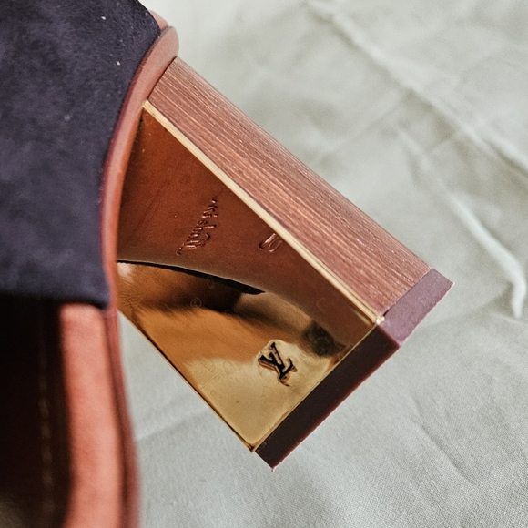 NDS Women's Louis Vuitton Designer Luxury High-End Sandals Heels Size 6 US - Picture 5 of 16